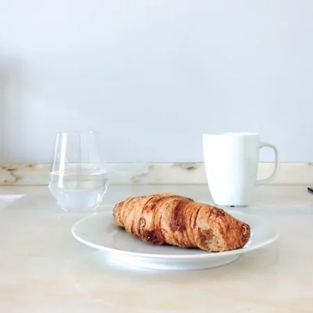 Apartment Plum Guide - The Historical Collage Lissabon